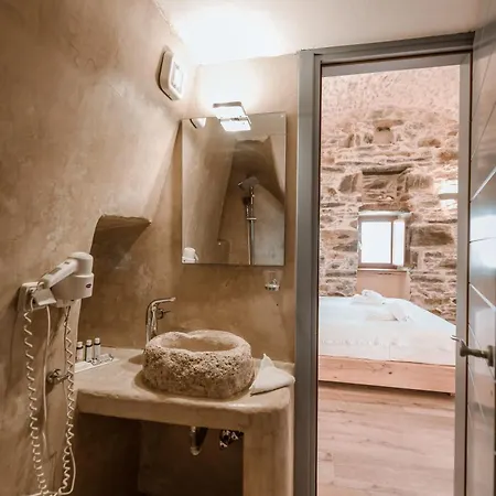 Alika Resort فندق